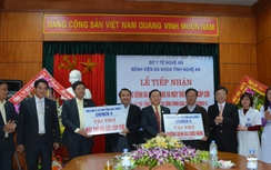 Cienco4 trao tặng giường bệnh, máy thở cho BV đa khoa Nghệ An