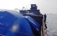 Phát hiện tàu chở 700 tấn than lậu trên biển Đông