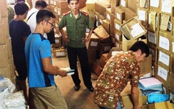 Bắt lô sách lậu khổng lồ