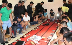 Triệt phá ổ bạc dưới tầng hầm có 3 lớp cửa