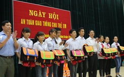 Sôi nổi ngày hội ATGT cho trẻ em