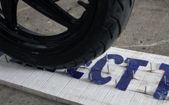 Lốp xe chống đinh "tự vá" lỗ thủng