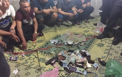 Bắt quả tang 25 "con bạc" xóc đĩa ăn "tiền to"
