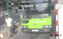 Clip vạch mặt kẻ đâm phụ xe buýt "suýt chết" vì... nhỡ chặng