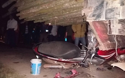 Hàng trăm người dân "vây" CSGT Nghệ An