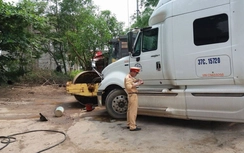 Đang rửa xe, bị "hung thần" đầu kéo tông tử vong