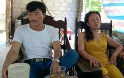 Mẹ nạn nhân bệnh viện chặn xe: "Con tôi chết cũng không yên"