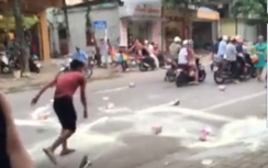 Bị công an bắt vì đập 5 hộp sữa trước cửa siêu thị