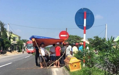 Xe tải vượt ẩu cán chết người đàn ông đi xe máy