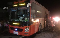 Tài xế cứu hơn 40 khách trên xe cháy ngùn ngụt