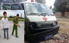 Va chạm giao thông, tài xế xe cứu thương vác dao phay chém người