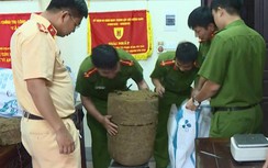 Truy bắt xe Fortuner chở 1,2 tạ cần sa, ma túy