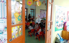 Phụ huynh bắt giáo sinh quỳ bị khởi tố tội "Làm nhục người khác"