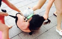 Đánh ghen với cô gái 21 tuổi, 3 người bị công an bắt