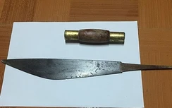 Khởi tố kẻ đâm hàng xóm suýt chết hòng cướp tiền bán bò