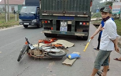 Xe máy đâm đuôi xe đầu kéo, 1 người chết, 1 người bị thương