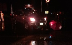 Nam thanh niên đi xe máy tử vong do đâm vào xe biển Lào