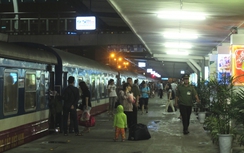 Sau vụ cá chết hàng loạt, nhiều khách trả vé tàu dịp nghỉ lễ