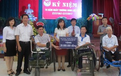 Tặng nhiều phần quà tại các trung tâm điều dưỡng thương binh