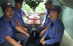 Giúp đỡ bệnh nhân tâm thần, tổ tàu SE8 nhận quà đặc biệt