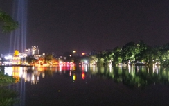 Video: Say đắm bản tình ca Nga trên phố đi bộ Hà Nội