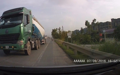 Video: Xe téc táo tợn phóng ngược chiều QL1