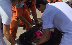 Vượt sóng lớn cứu tàu cá bị nạn ở Trường Sa