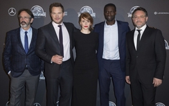 Dàn sao "Jurassic Park" lộng lẫy trên thảm đỏ Paris