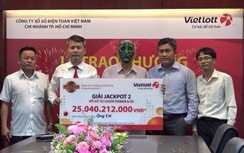 Trở thành tỷ phú năm 84 tuổi nhờ trúng Vietlott 25 tỷ