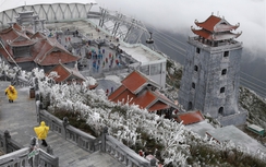 Du khách còn cơ hội ngắm băng tuyết Fansipan 3-4 ngày nữa