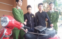 Bắt 2 tên cướp dùng dao nhọn uy hiếp, cướp xe người đi đường