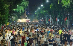 Sau 3 ngày thí điểm phố đi bộ, Hà Nội tăng thu