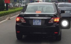 Phạt xe biển xanh của Cục thuế lấn làn BRT, tước bằng 2 tháng