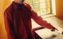 Nghi bị “bỏ bùa”, vác súng phục kích hạ sát hàng xóm