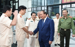 Thủ tướng: Lực lượng cảnh sát cần lắng nghe dân để hoàn thiện mình