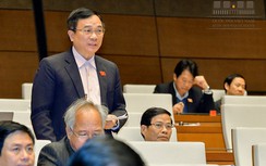 Công chức tố cáo bị xử lý vì “vạch áo cho người xem lưng”