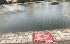 Thi thể người đàn ông nổi lập lờ trên mặt hồ Ngọc Khánh