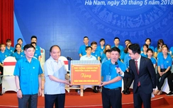 Công nhân nghèo ao ước có máy tính, Thủ tướng tặng quà ngay
