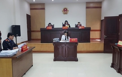 Container đâm Innova lùi trên cao tốc: Đề nghị điều tra lại những gì?