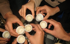 Khách nhậu say được đưa về tận nhà