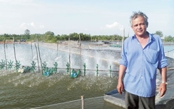 Tỷ phú đi xe hơi thăm đồng