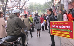 Bị “chém” tiền gửi xe ngày Thần Tài