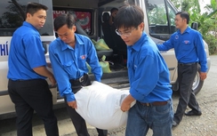 PV Power Cà Mau trao Tết yêu thương cho đồng bào khó khăn