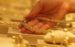 Giá vàng chiều 18/5: "Hỗn loạn"