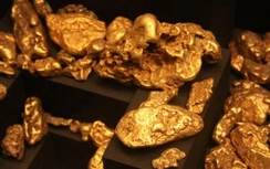 Giá vàng hôm nay 26/8: Trượt dốc không phanh