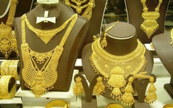 Giá vàng hôm nay 23/2: Giằng co với xu hướng giảm