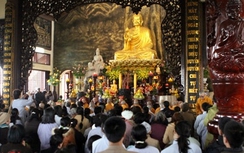 Hạ bậc lương cán bộ Công thương đi lễ chùa giờ hành chính