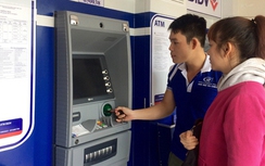 Yêu cầu 4 ngân hàng báo cáo vụ đồng loạt tăng phí rút tiền