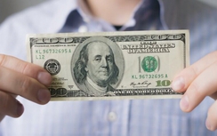 Đổi 100 đô la bị phạt 90 triệu đồng: Mức phạt còn thấp?