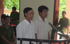 Hai cựu cảnh sát lãnh án giam vì dùng nhục hình